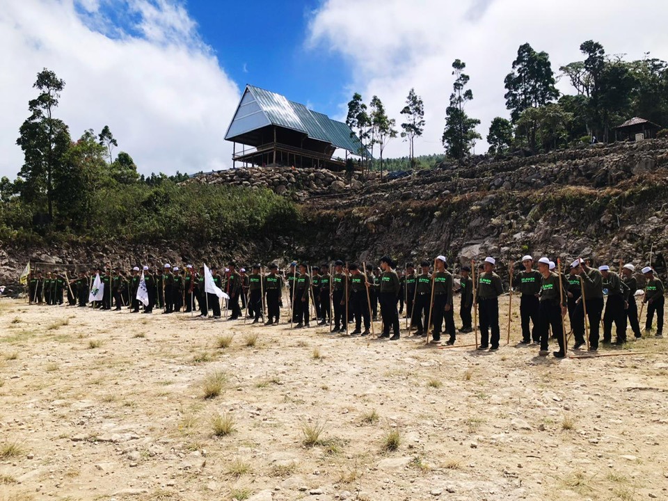 Para santri peserta Diklat Siaga Bencana Tahfiz Bersatu se-Sulsel melakukan apel di lokasi kegiatan.