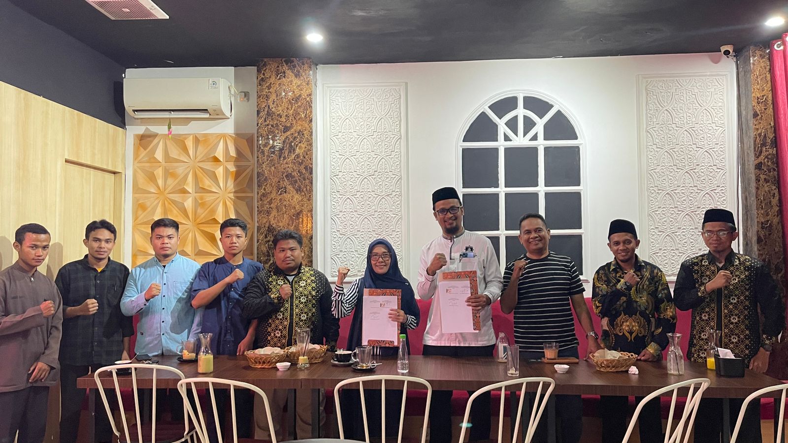 Penandatanganan MoU antara DPD Hidayatullah Makassar dan  Notaris Muslim Indonesia (NMI) Korwil Sulsel-Sulbar.