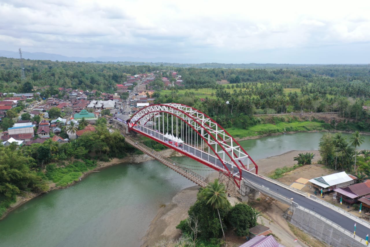 Jembatan Andalan Pacongkang di Kabupaten Soppeng, Sulawesi Selatan.