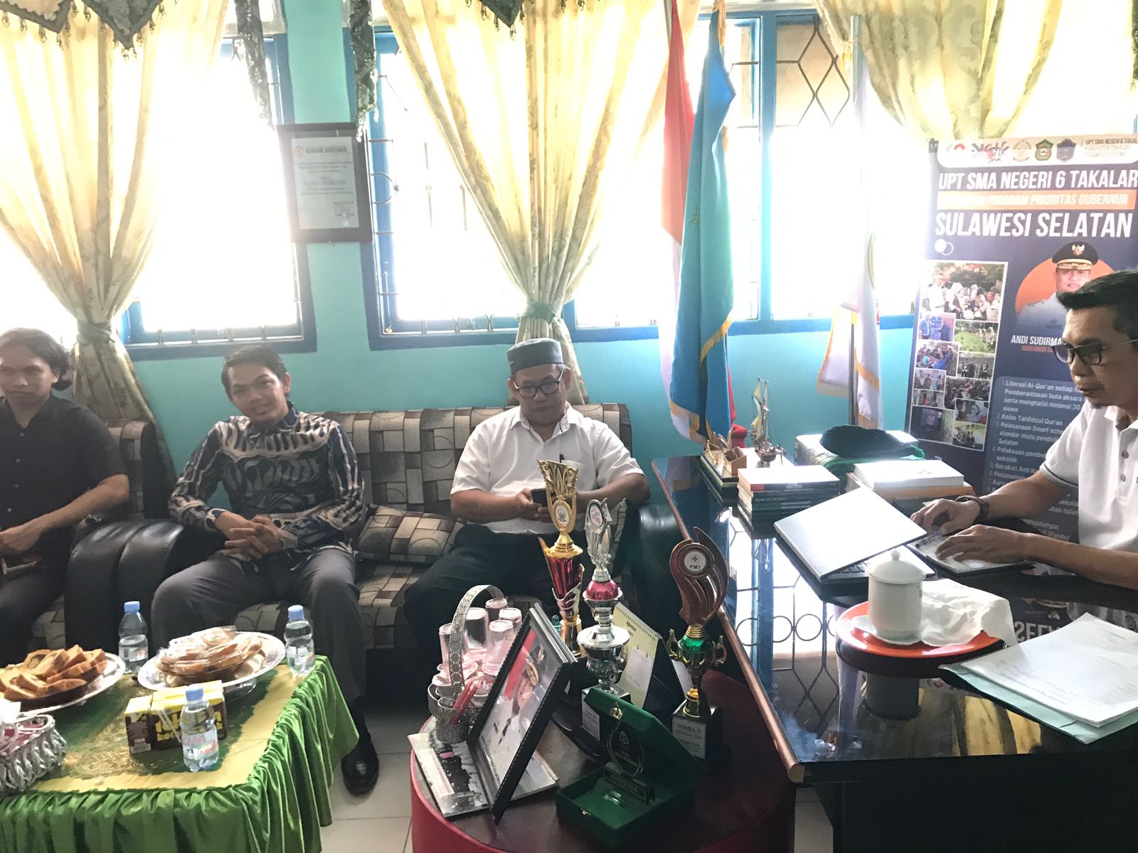 Pembahasan tentang pembentukan IKA SMAN 6 Takalar.