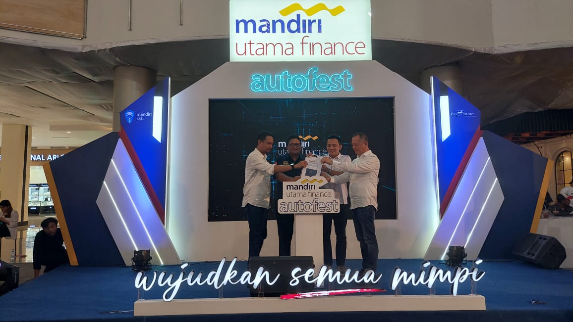 Acara pembukaan Mandiri Utama Finance (MUF) Auto Fest 2023, di Trans Studio Mall Makassar, Selasa, 21 November 2023.