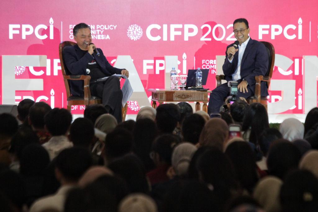 Calon Presiden RI, Anies Rasyid Baswedan, saat tampil dalam sebuah dialog.