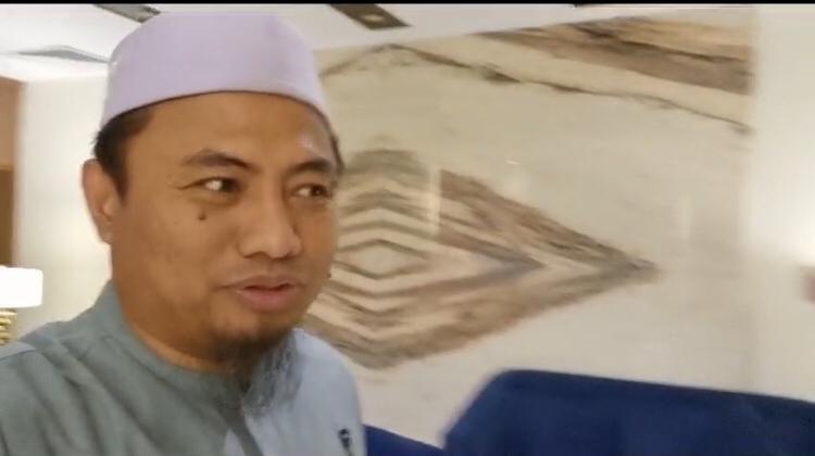 Kepala Cabang Tanur Muthmainnah Kota Makassar, Ustadz Awaluddin.