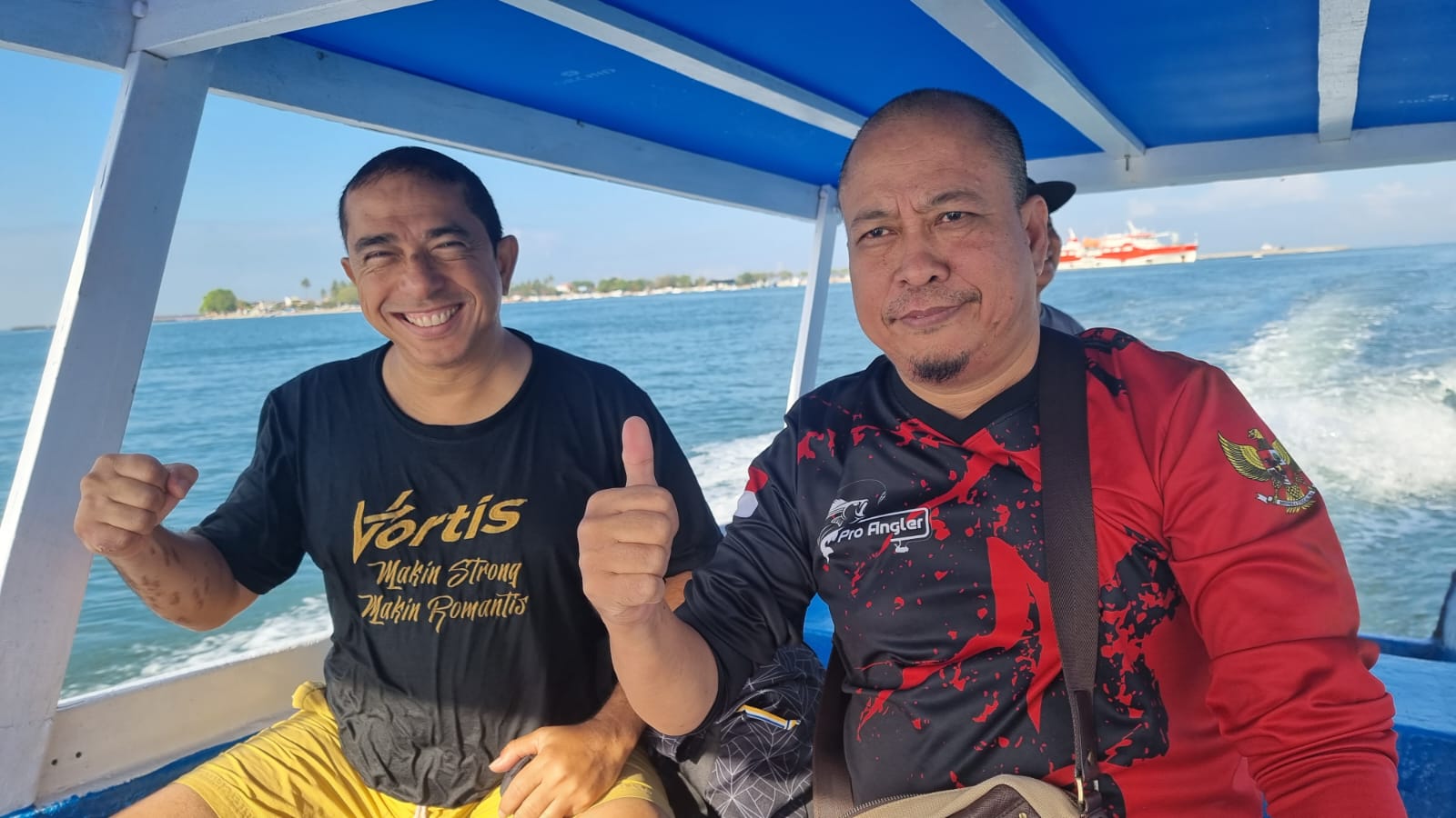 Aslam Katutu, penulis, bersama dengan mendiang dr. Yusuf Bachmid, beberapa waktu yang lalu.