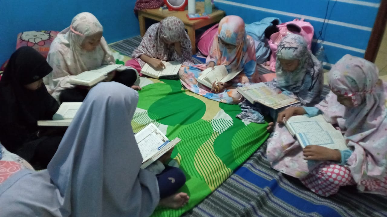 Akfitas santriwati di Rumah Qur’an Zhafirah, Bogor.