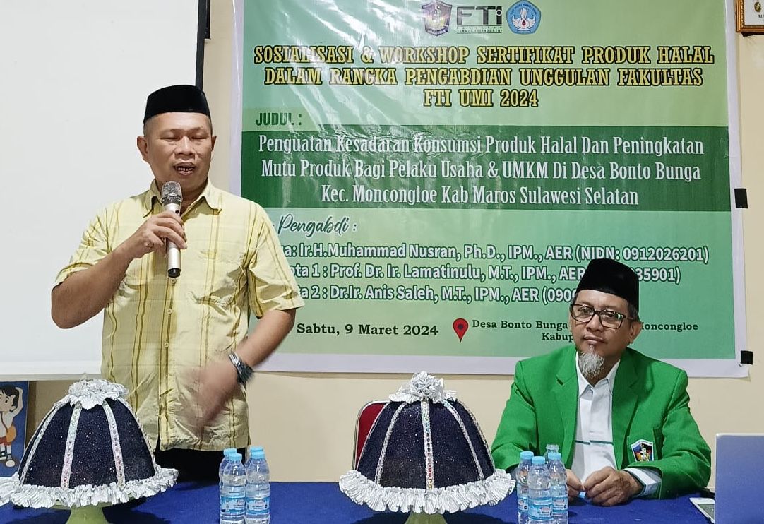 Dr. Muhammad Nusran, dosen FTI UMI, saat membawakan materi di acara Sosialisasi & Workshop Sertifikasi Produk Halal, di Desa Bonto Bunga, Kabupaten Maros, pada Sabtu (22/6/2024).