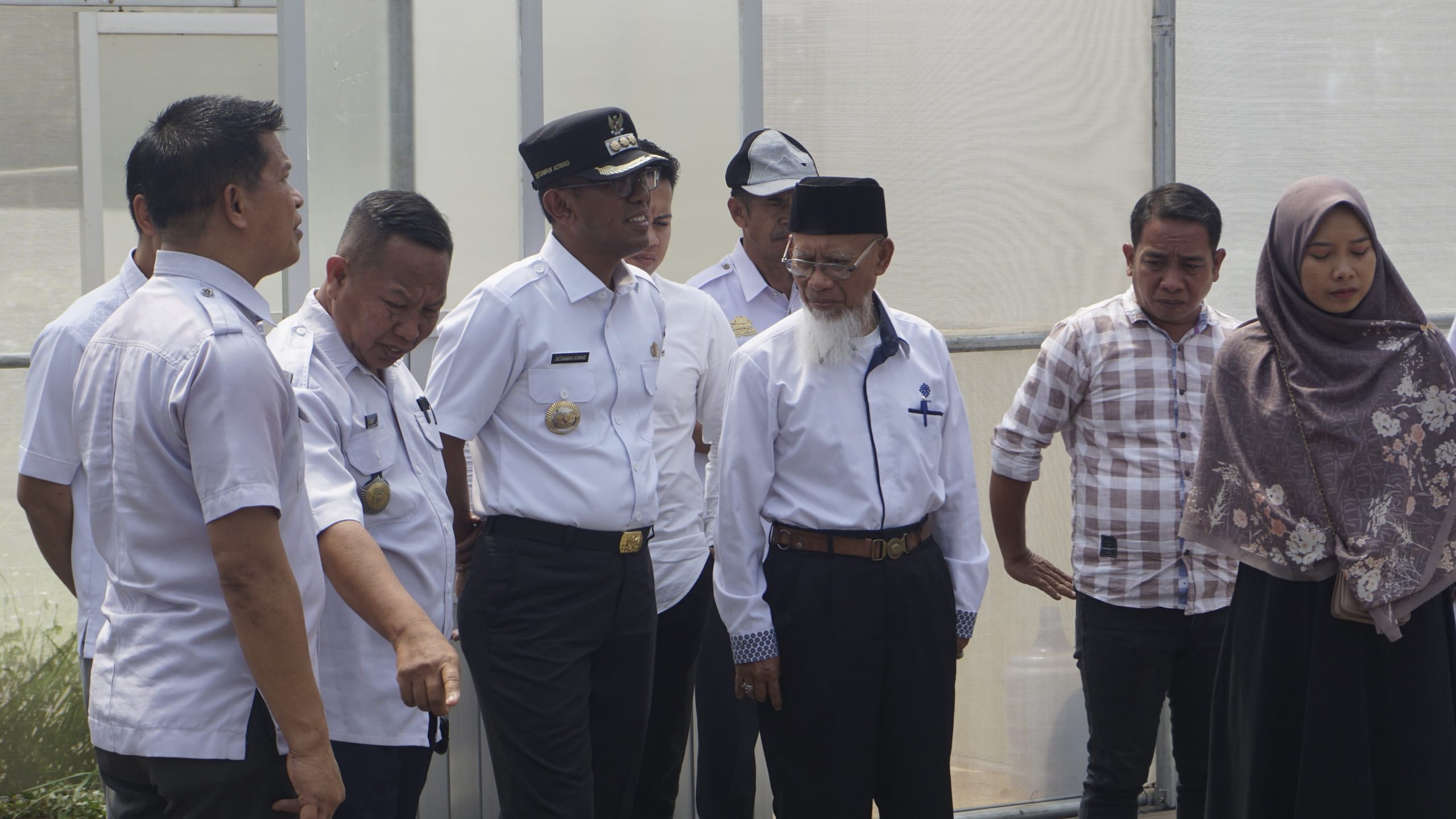 Pj. Bupati Takalar, Setiawan Aswad, saat melakukan kunjungan ke Pondok Pesantren Darul Aman Lengkese, Kabupaten Takalar, Rabu, 10 Juli 2024.