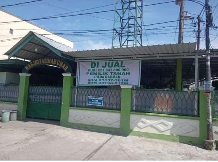 Masjid Fatimah Umar, yang berlokasi di Kelurahan Bangkala, Kecamatan Manggala, Kota Makassar.