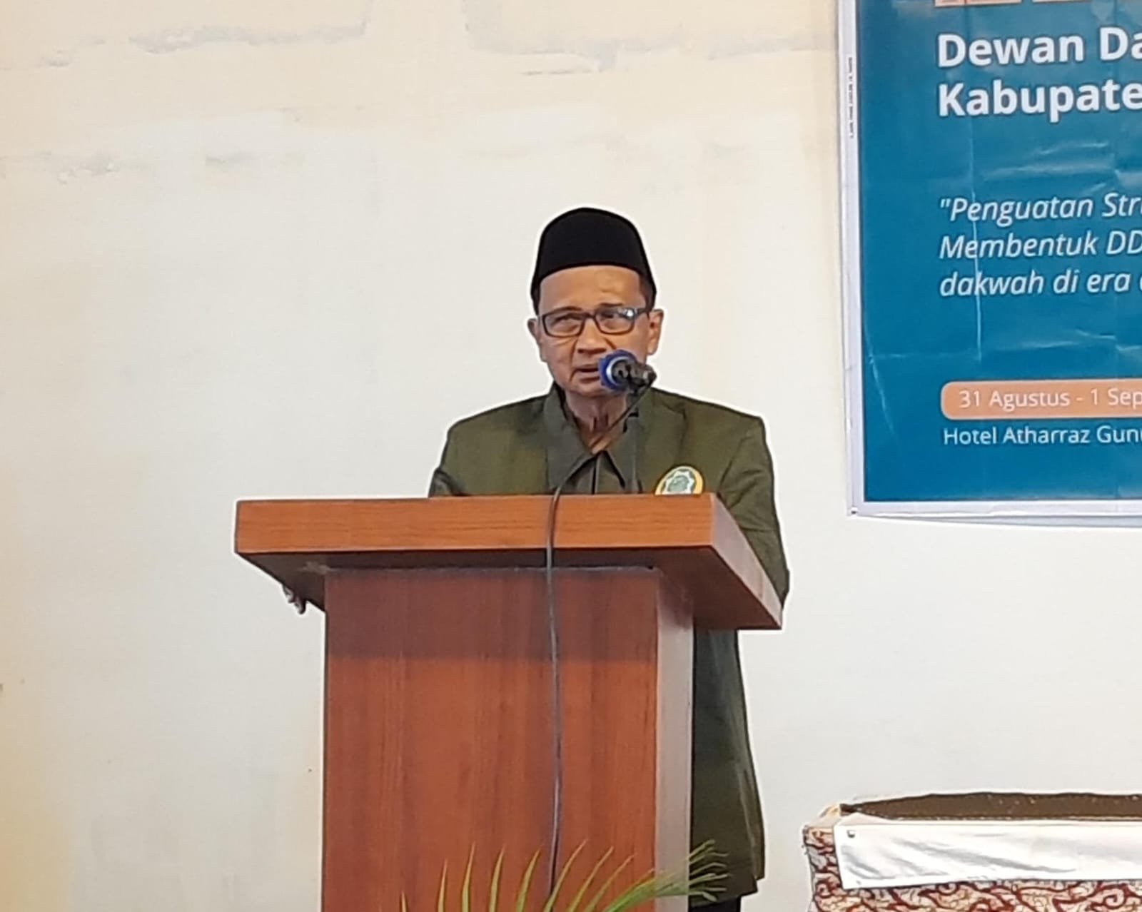 Ketua Umum Dewan Da’wah Kabupaten Bekasi, KH Ahbab Akhfasy.