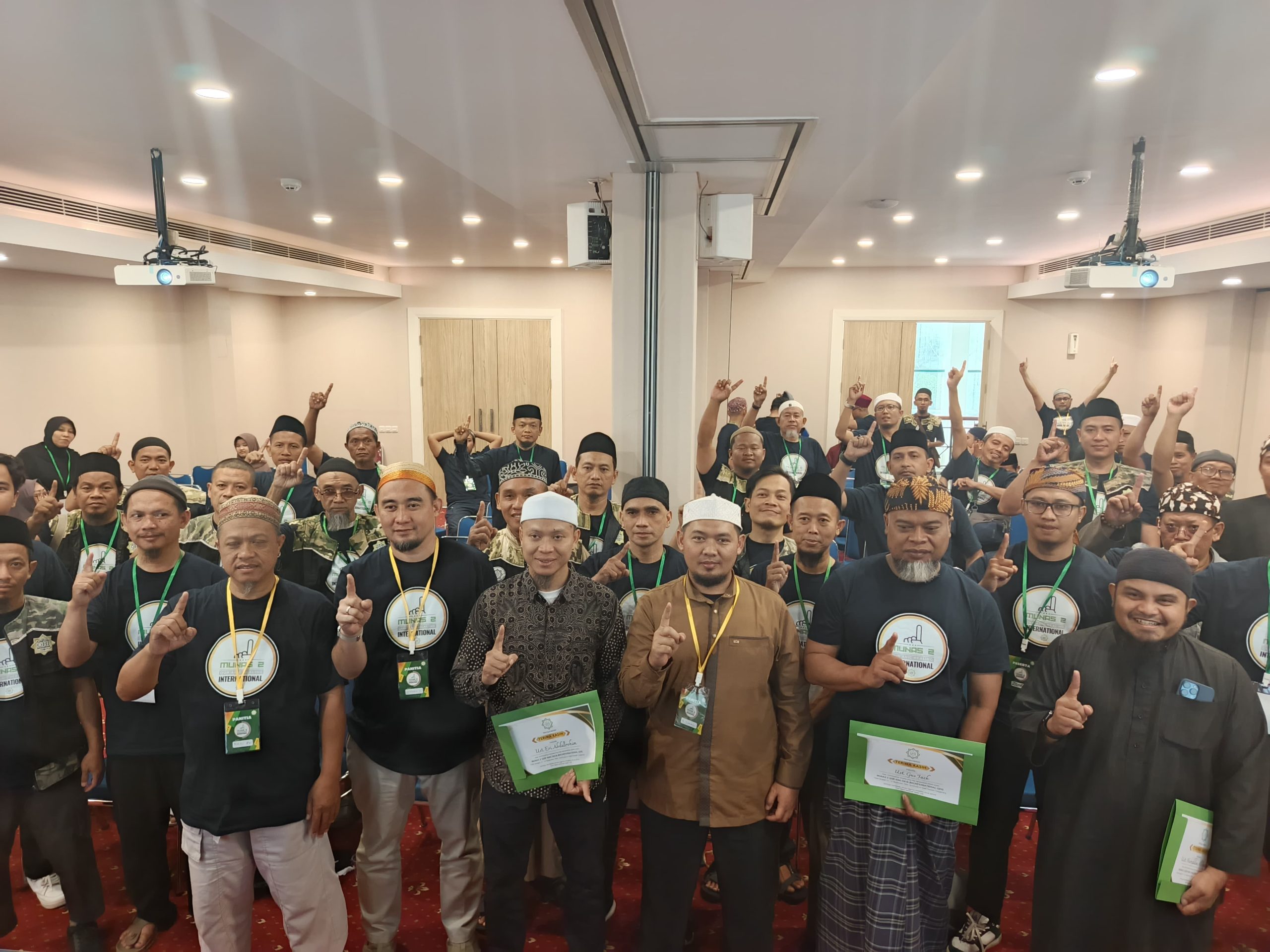 Daeng Ichwan Jufri terpilih menjadi Ketua Umum Qur'anic Healing International di Hotel Huswah Tangerang Banten dihadiri 90 lebih peserta dari seluruh Nusantara. (13/09/24)
