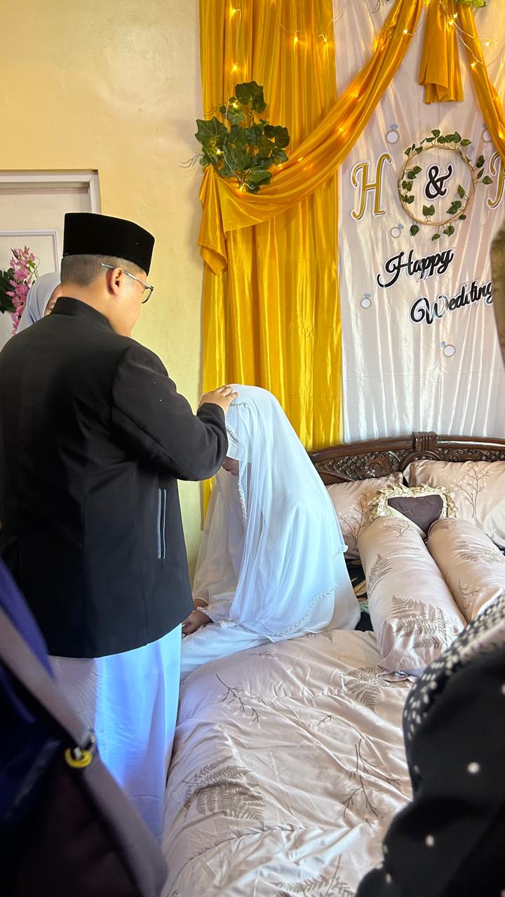 Muhammad Hammam Abdul Qoyyim bersama dengan pujaan hatinya, Husnul Bidayah Anwar.