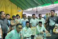 H. Suwardi Haseng-Selle KS Dalle saat menyaksikan perhitungan cepat dari sejumlah lembaga survei, di Kabupaten Soppeng, Rabu, 27 November 2024.