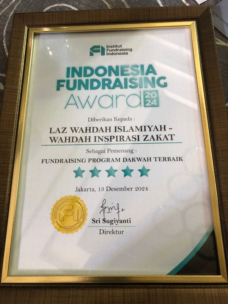 Piagam Penghargaan yang Diperoleh Wahdah Inspirasi Zakat (WIZ).