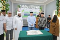 Wali Kota Makassar, Munafri Arifuddin, saat menghadiri peresmian Masjid Umar Al-Faruq.