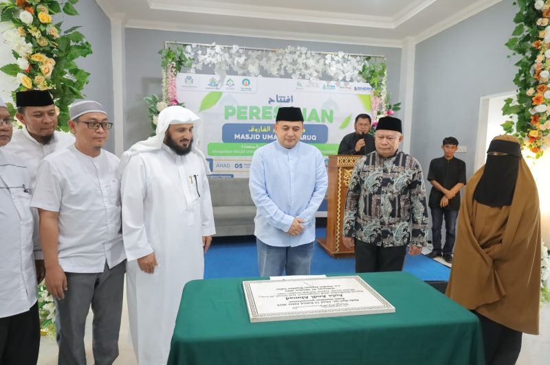 Wali Kota Makassar, Munafri Arifuddin, saat menghadiri peresmian Masjid Umar Al-Faruq. 